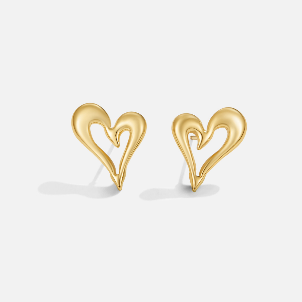 Manon – Gold Heart-Shaped Earrings
