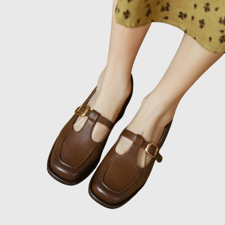 Loes | T-strap Sandals