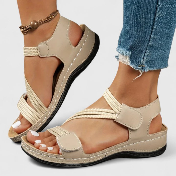 Sanne | Refined sandals