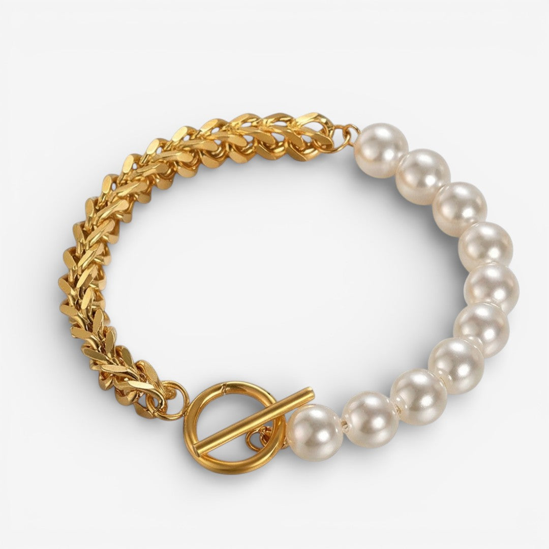 Elegant Bracelet of Gold and Pearls