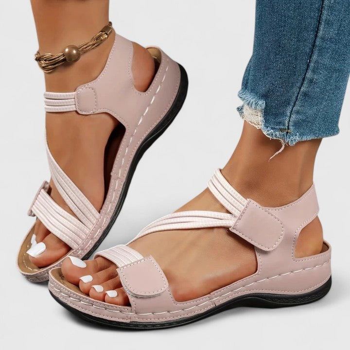 Sanne | Refined sandals