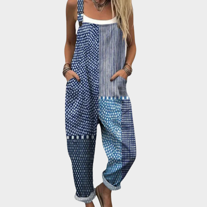Hilde | graphic blue patchwork with a sleek appearance