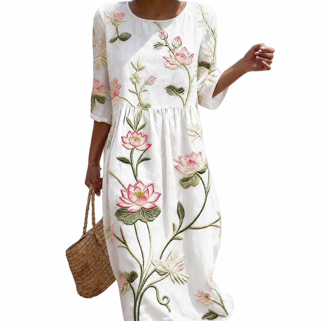 Solène - Casual women's dress with floral pattern.