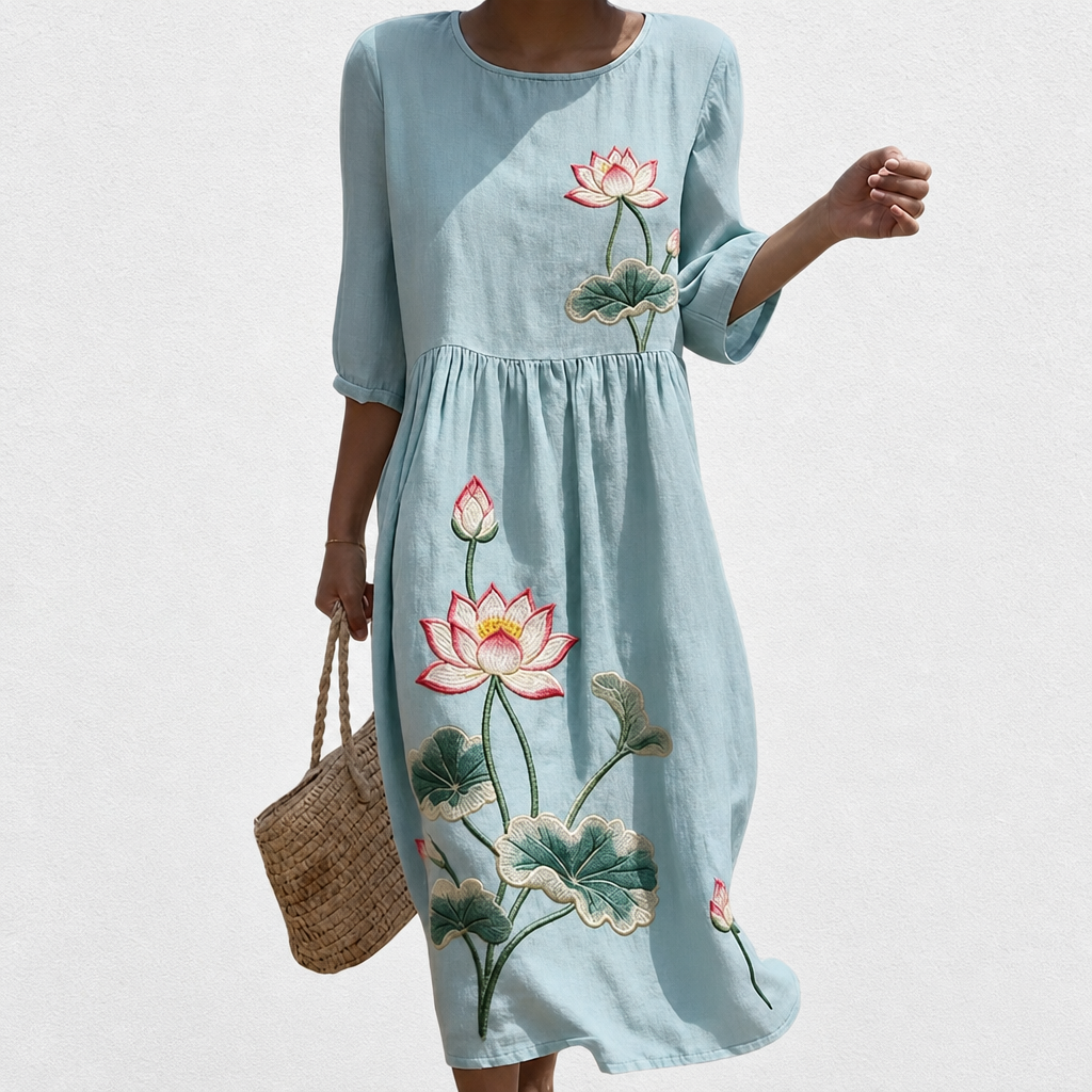 Léonie - Casual women's dress with floral pattern.