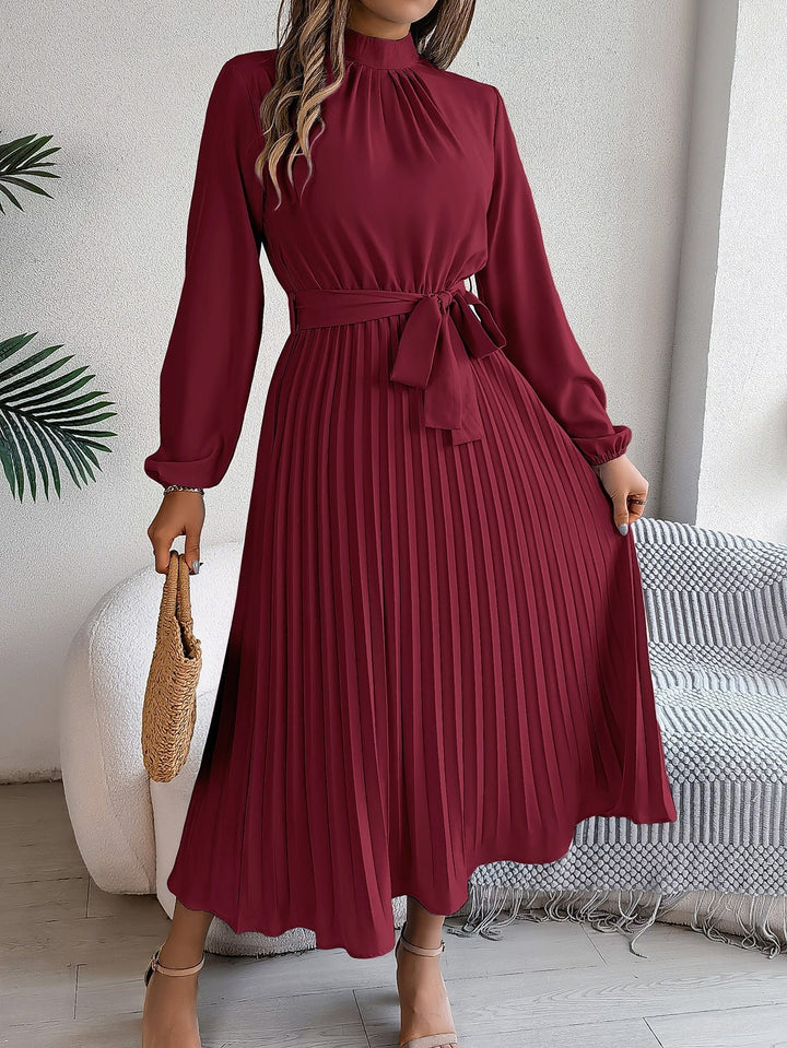 Nynke | Maxi Pleated Dress with Belt