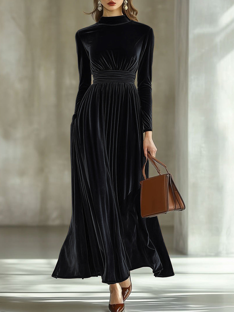 Mariska | Maxi Dress in Pleated Velvet