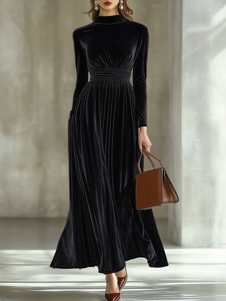 Mariska | Maxi Dress in Pleated Velvet