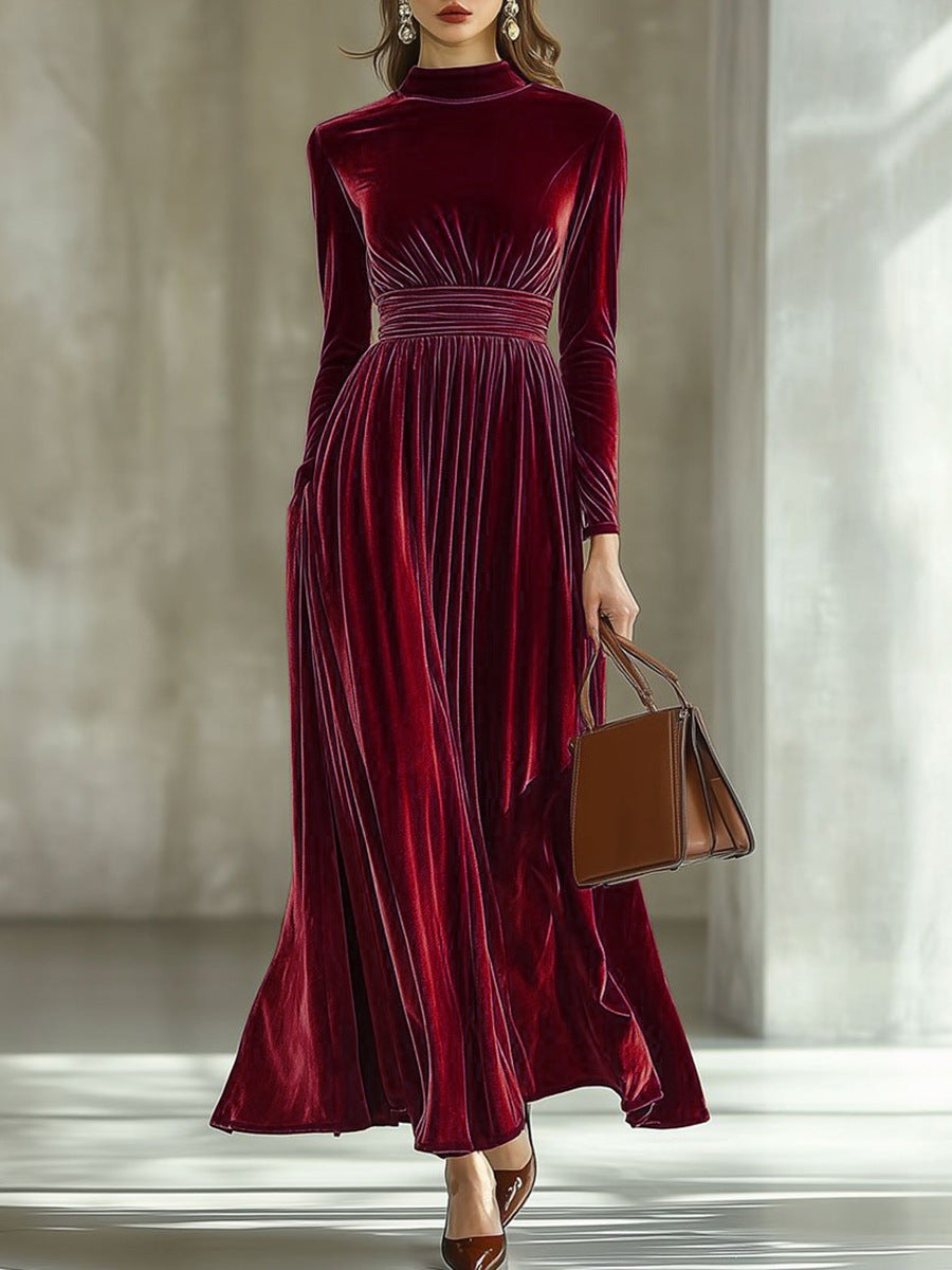 Mariska | Maxi Dress in Pleated Velvet
