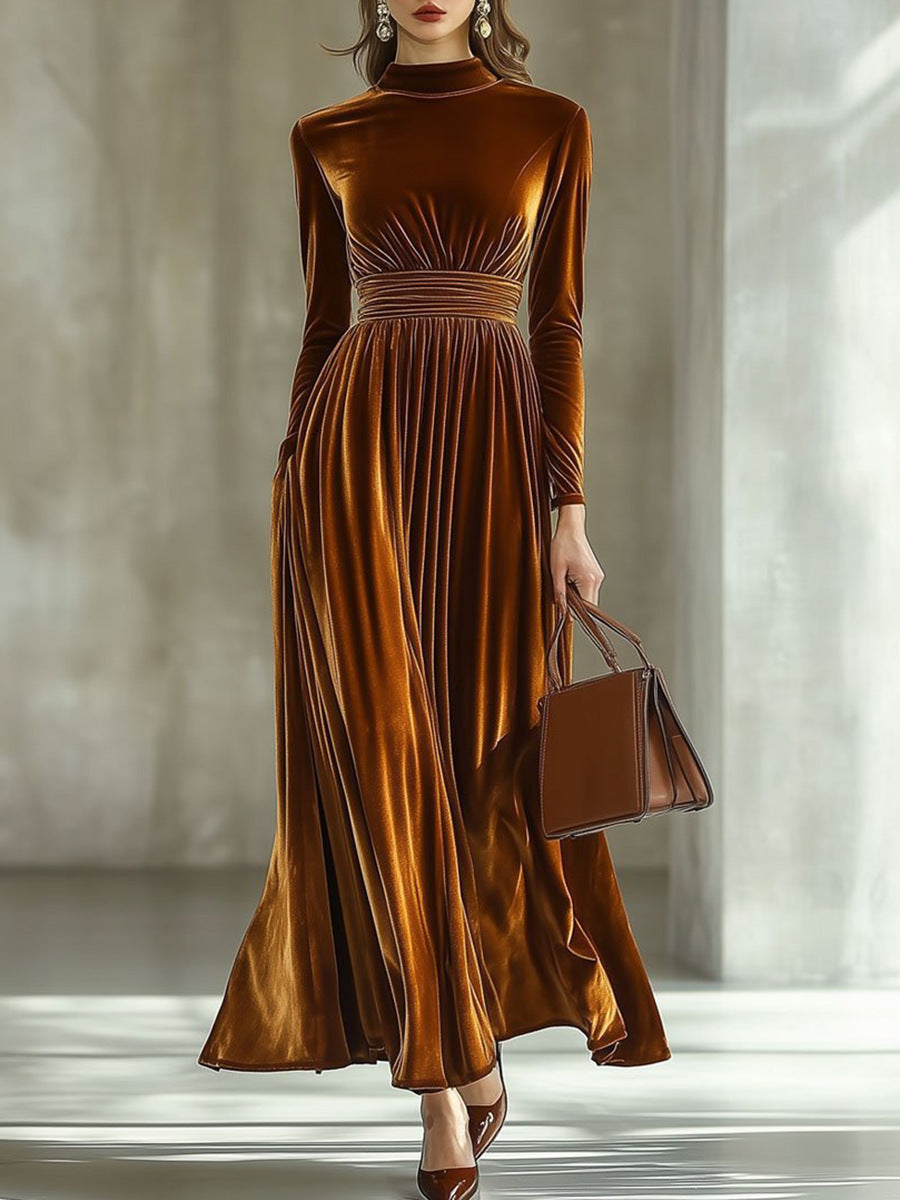 Mariska | Maxi Dress in Pleated Velvet