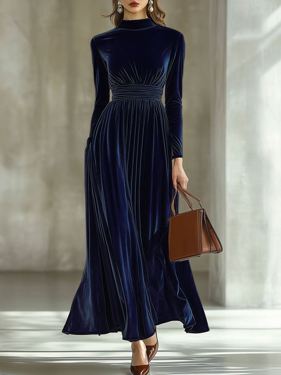 Mariska | Maxi Dress in Pleated Velvet