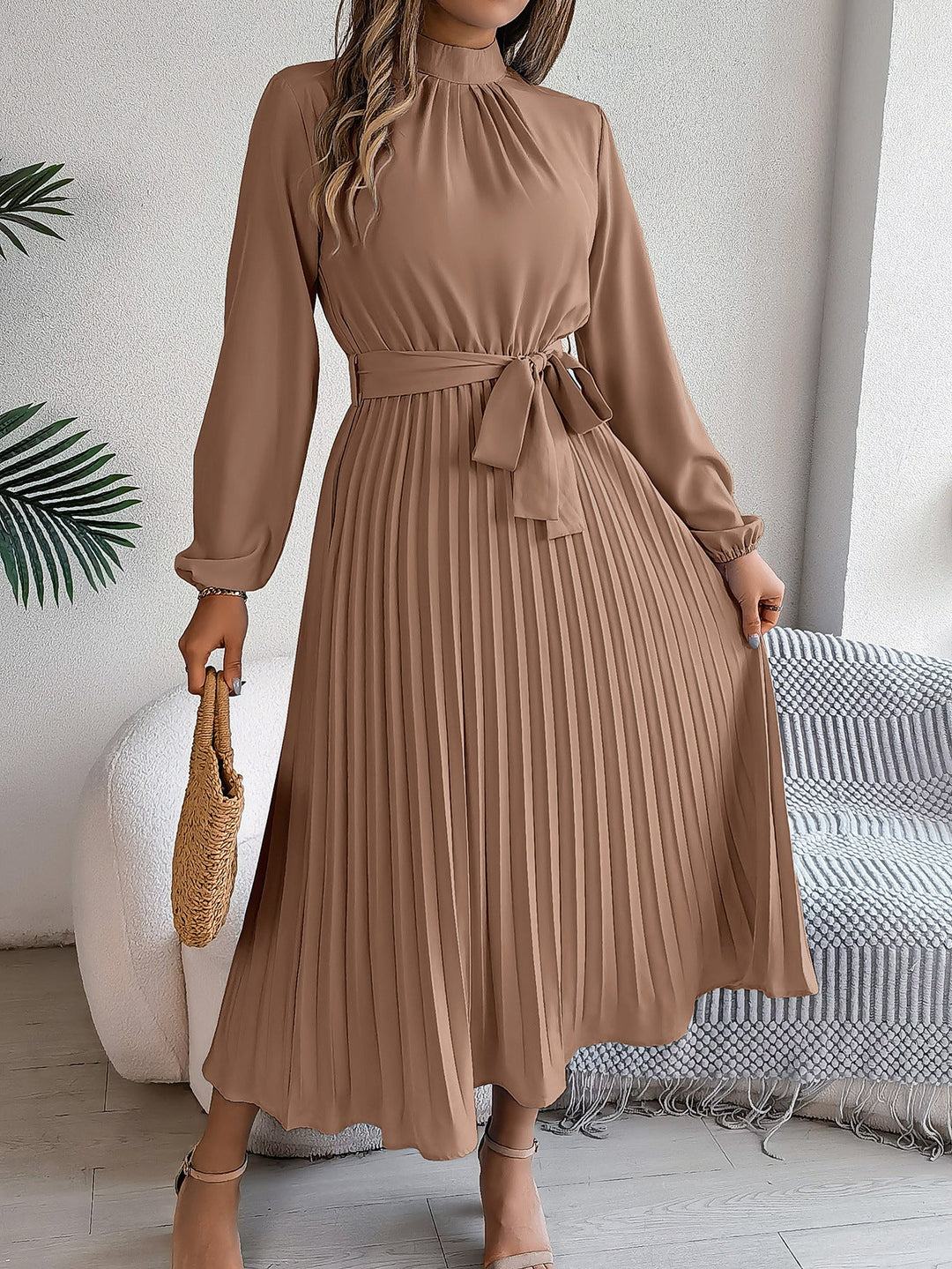 Nynke | Maxi Pleated Dress with Belt