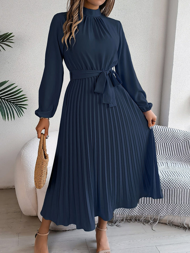 Nynke | Maxi Pleated Dress with Belt