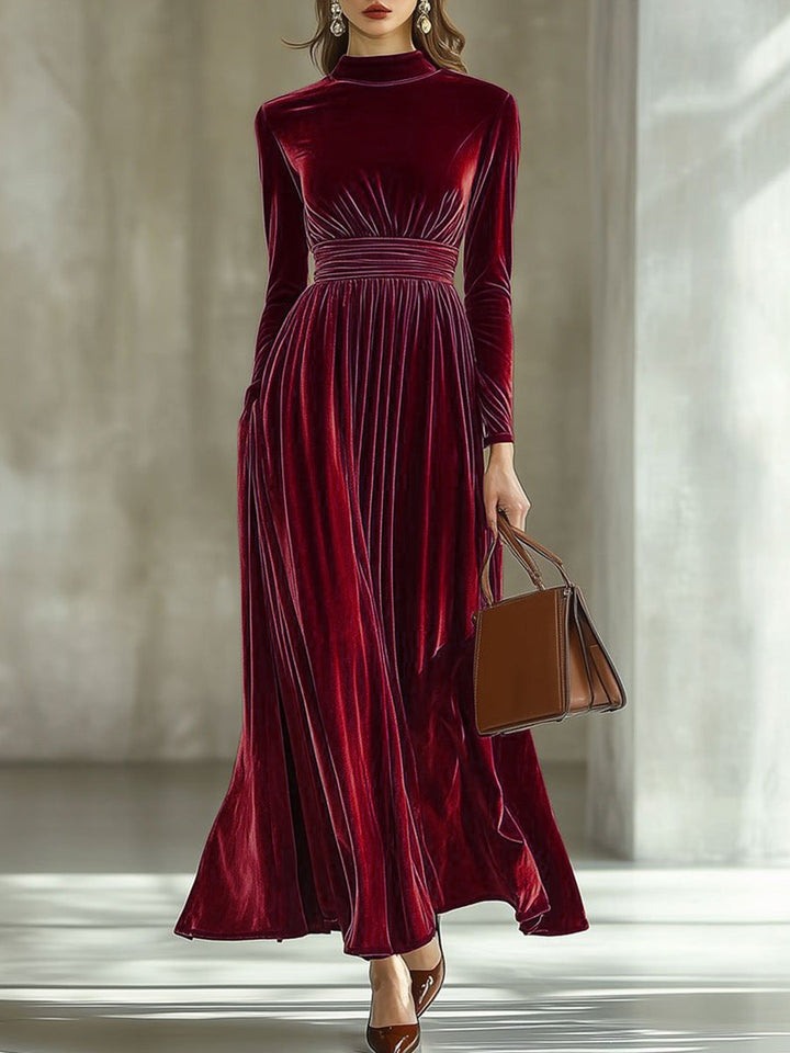 Mariska | Maxi Dress in Pleated Velvet