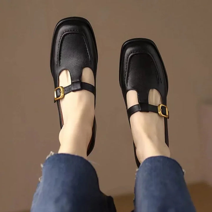Loes | T-strap Sandals