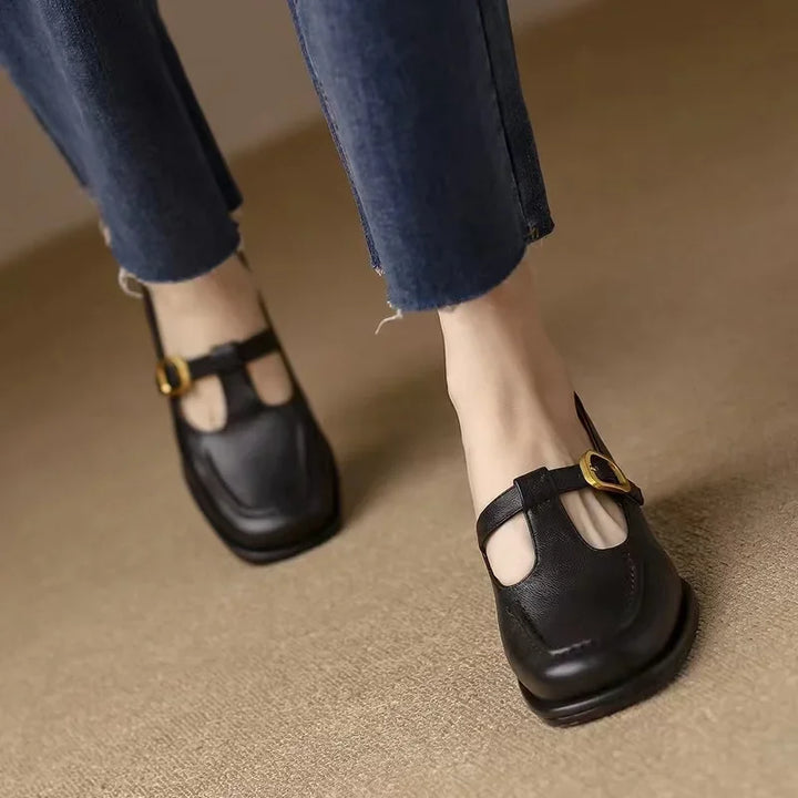 Loes | T-strap Sandals