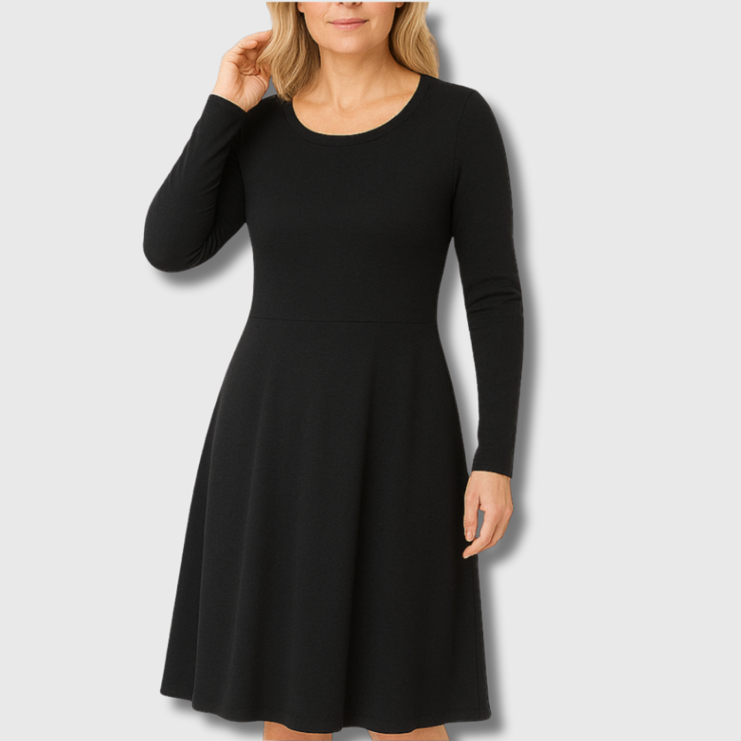 Isa | Classic dress with long, flared sleeves