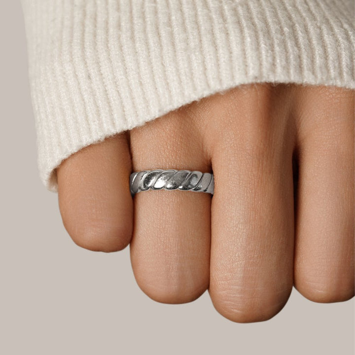 Spiral Infinity Ring in Silver Calira