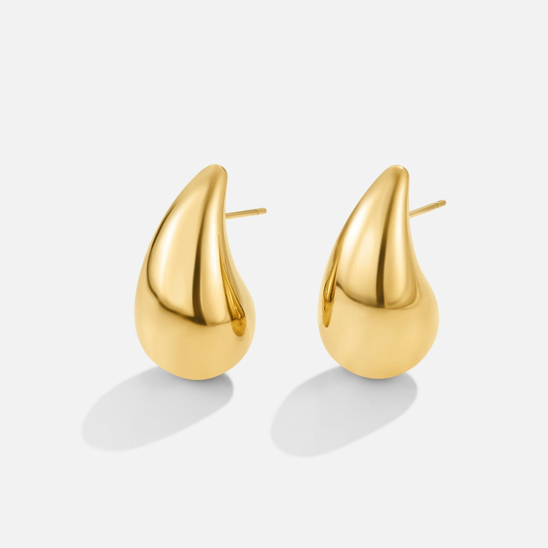 Anne – Golden hoops with a delicate curve