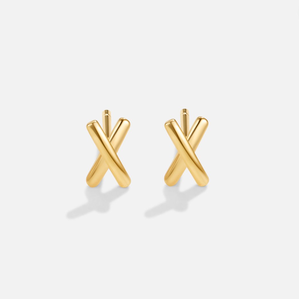 Claire – Gold earrings in the shape of a twig