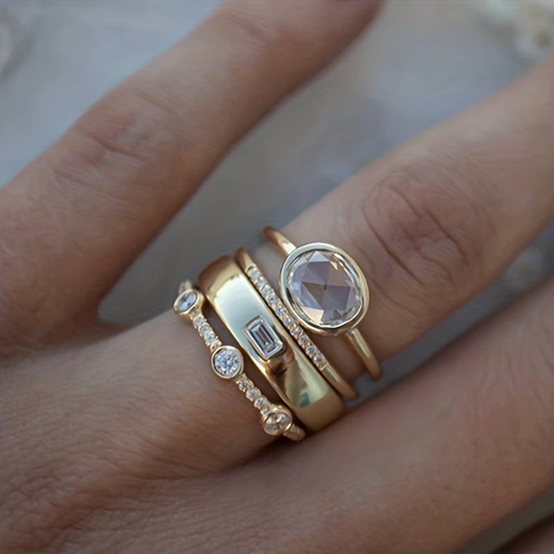Lily - Vintage Ring Set in Gold and Zirconia