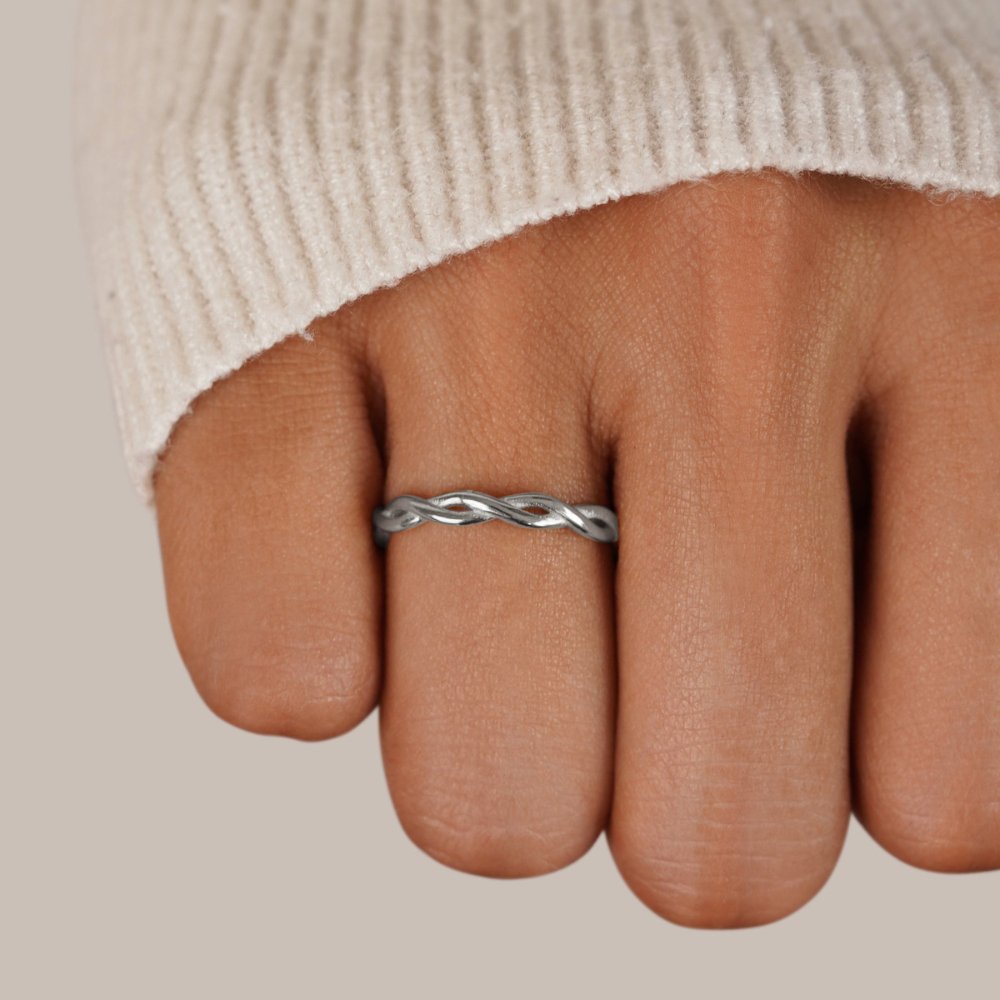 Spinning Infinity Ring