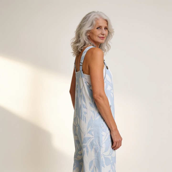 Naomi | azure blue leaf pattern with a light appearance